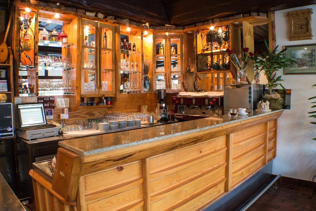Restaurant Rooms Pino Слуни Екстериор снимка