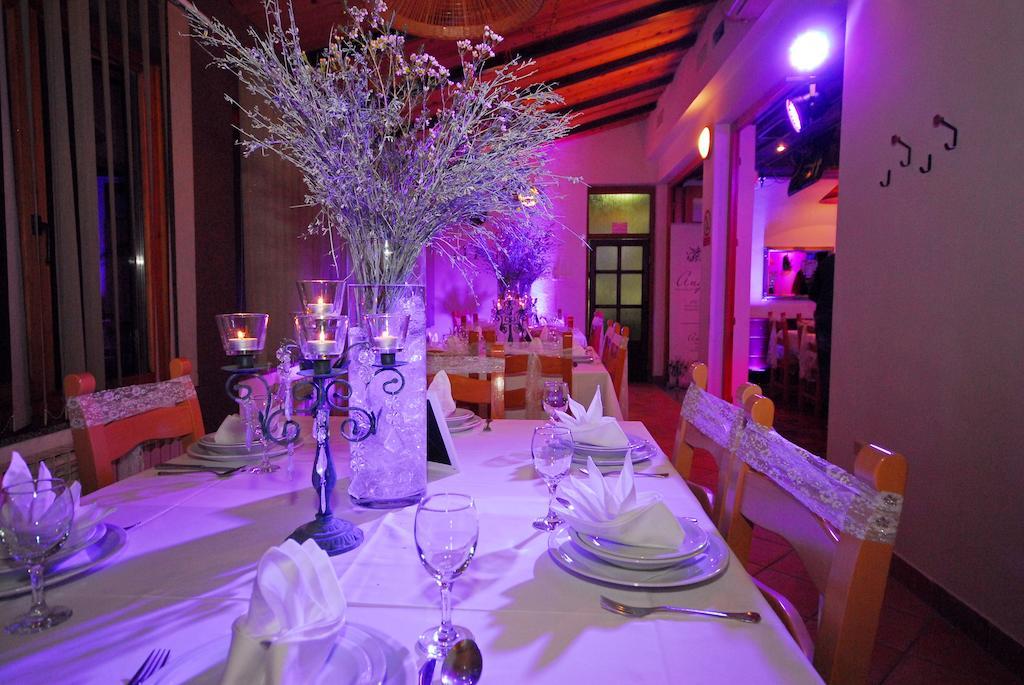Restaurant Rooms Pino Слуни Екстериор снимка