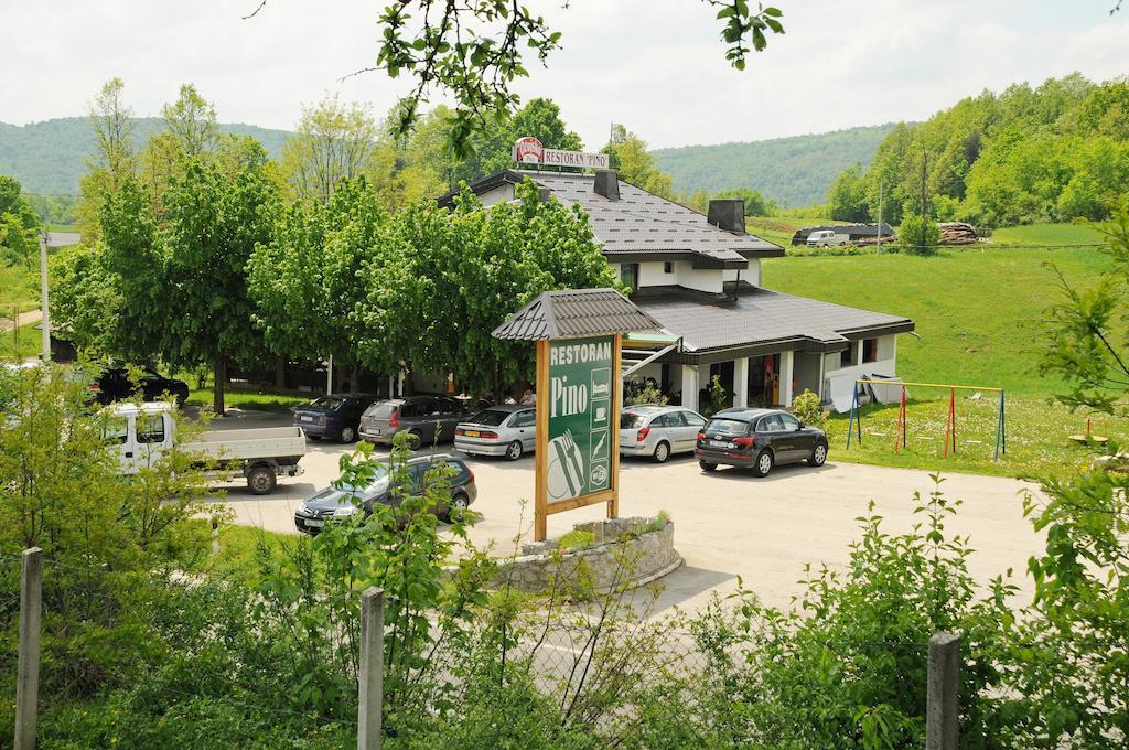 Restaurant Rooms Pino Слуни Екстериор снимка