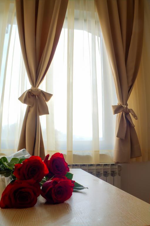 Restaurant Rooms Pino Слуни Стая снимка